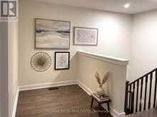 8 HELLIWELL CRESCENT | Richmond Hill Ontario | Slide Image Eight