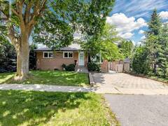 34 PARAGON ROAD Toronto Ontario, M9R 1J8
