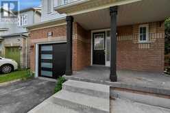 92 CHARLESWOOD CIRCLE | Brampton Ontario | Slide Image Three