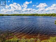 686 EAST FOX LAKE ROAD | Huntsville Ontario | Slide Image Eight