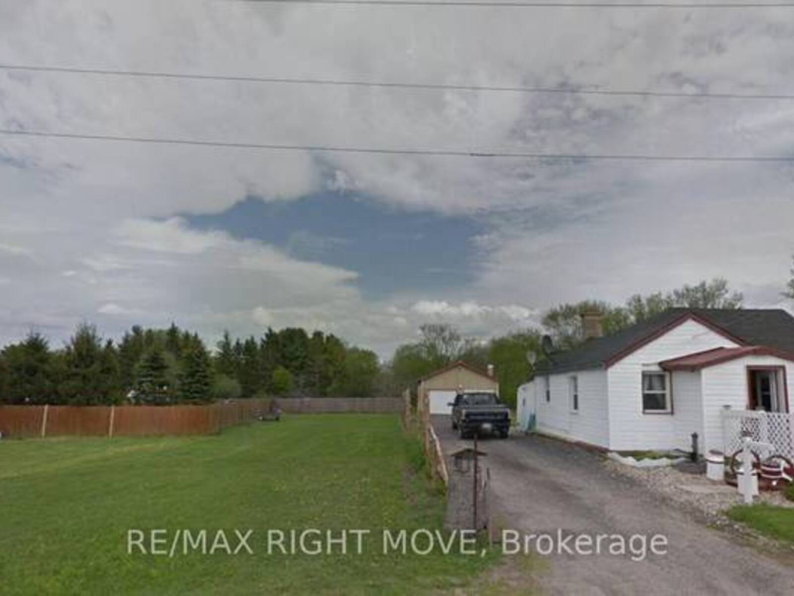 103 BAY STREET, Leeds and the Thousand Islands, Ontario K0H 2N0