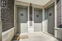 64 - 300 ALEX GARDNER CIRCLE | Aurora Ontario | Slide Image Three