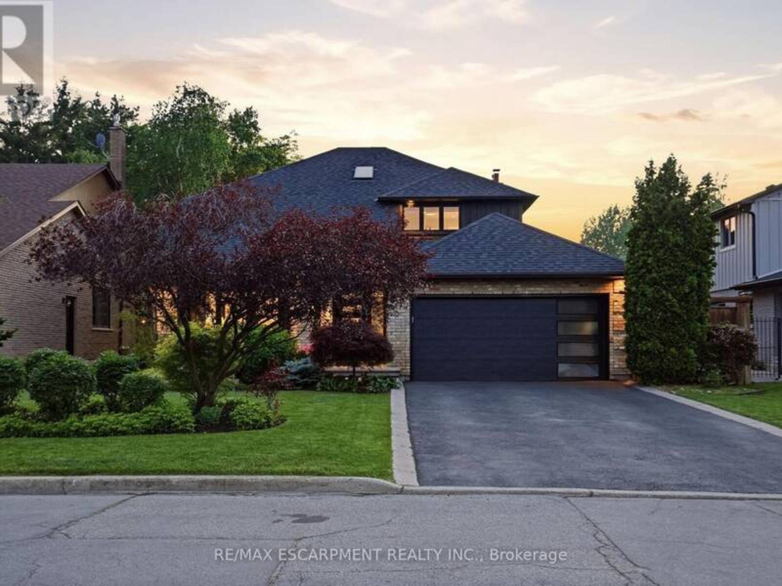 617 GRAYS ROAD, Hamilton, Ontario L8E 2Z7