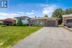 19 PIPPIN DRIVE | Brantford Ontario | Slide Image Two