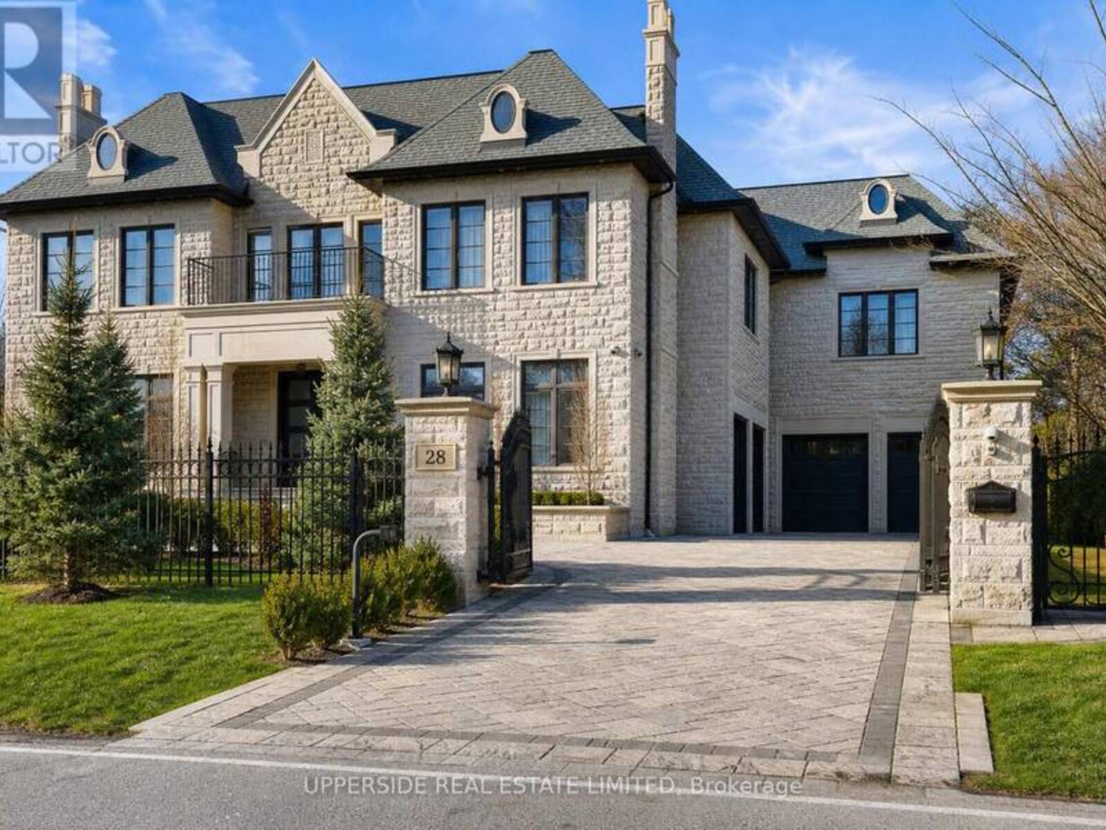 28 THORNRIDGE DRIVE, Vaughan, Ontario L4J 1C6
