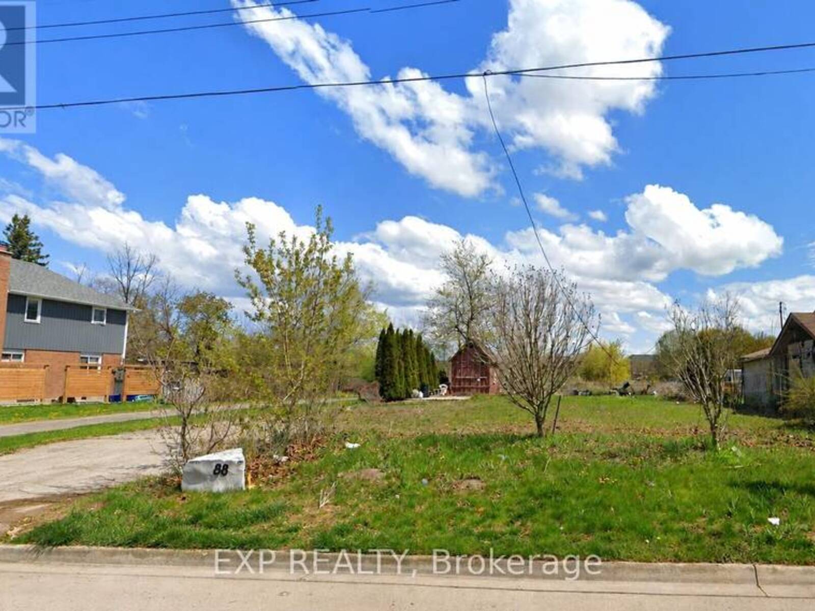 88 CREANONA BOULEVARD, Hamilton, Ontario L8E 5T2