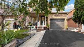 2407 EAST GATE CRESCENT | Oakville Ontario | Slide Image One