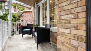 2407 EAST GATE CRESCENT | Oakville Ontario | Slide Image Five