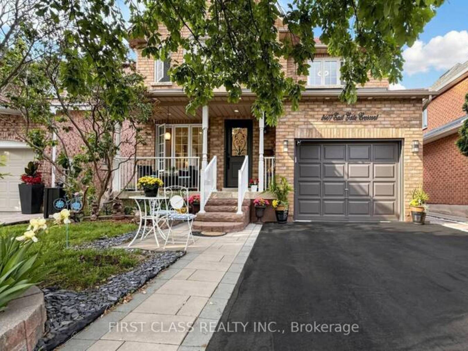 2407 EAST GATE CRESCENT, Oakville, Ontario L6H 6L1