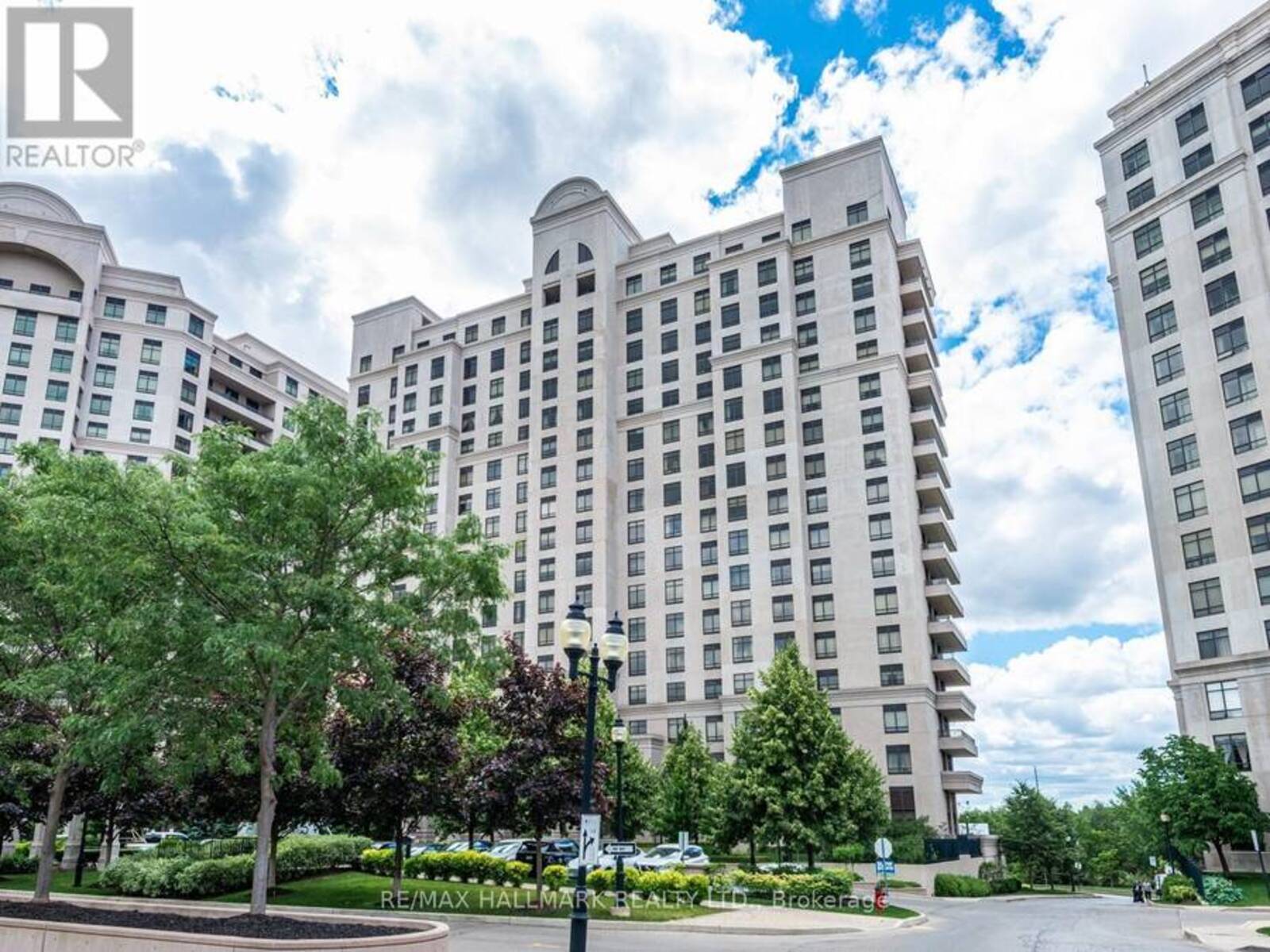 303 - 9245 JANE STREET, Vaughan, Ontario L6A 0J9