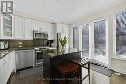 16 AGAR LANE | Vaughan Ontario | Slide Image Sixteen