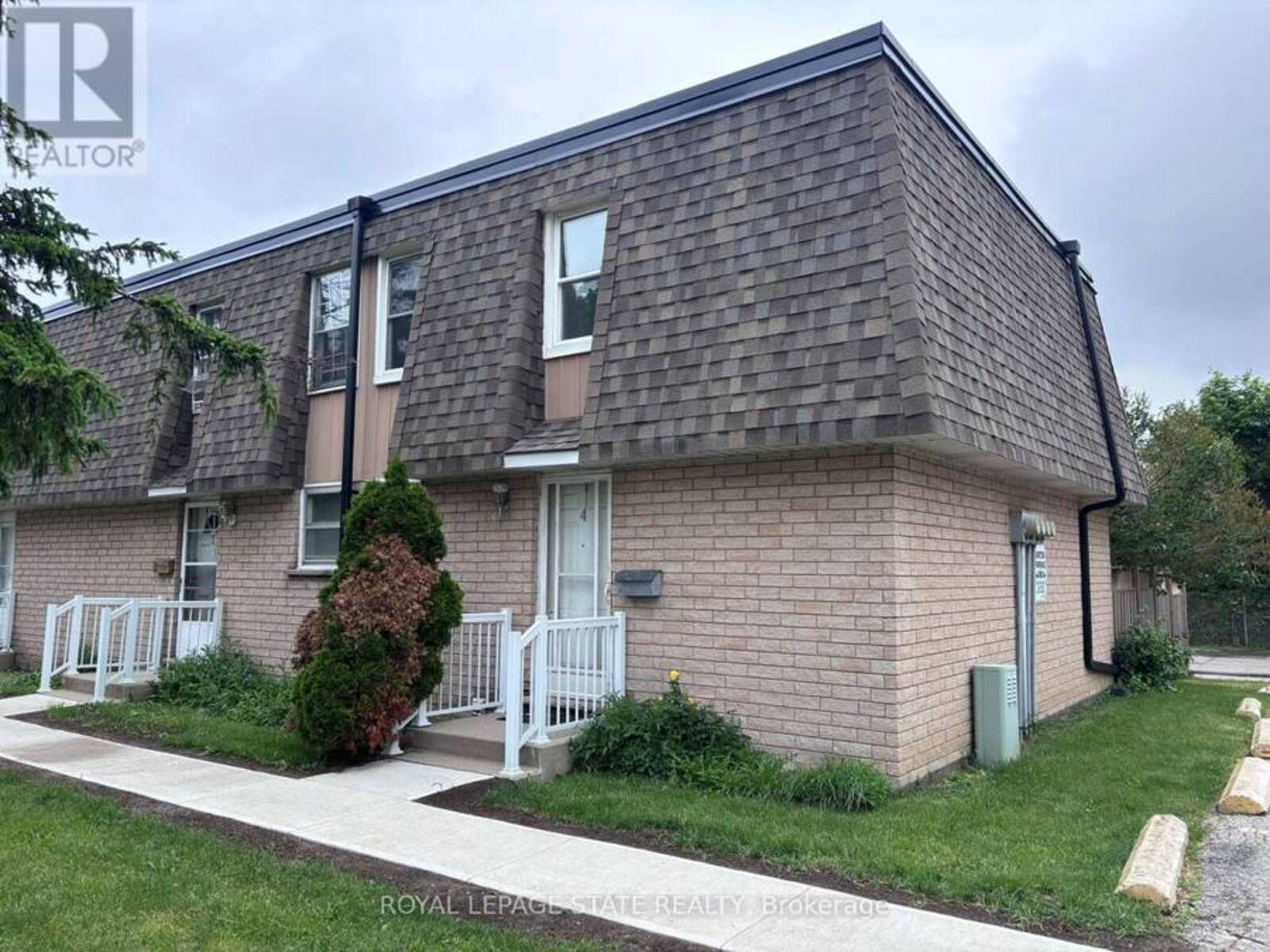 4 - 153 LIMERIDGE ROAD W, Hamilton, Ontario L9C 2V3