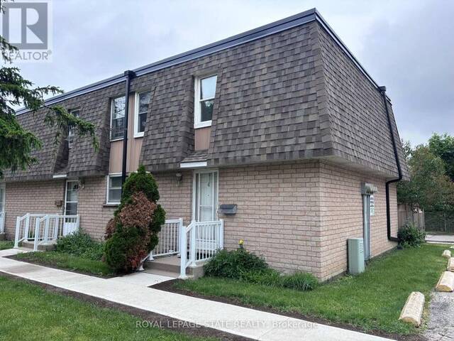 4 - 153 LIMERIDGE ROAD W Hamilton Ontario, L9C 2V3 - 3 Bedrooms Condo For Sale