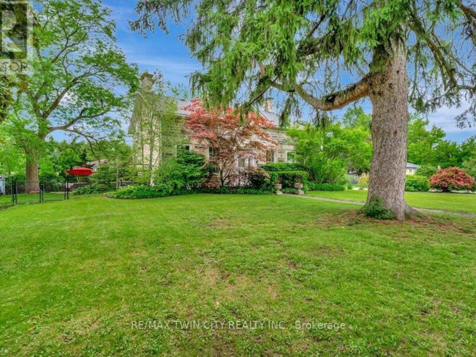 142 GLENMORRIS STREET, Cambridge, Ontario N1S 2Z5