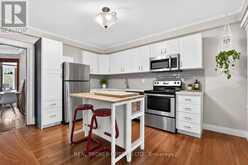 137 SHERMAN AVENUE S | Hamilton Ontario | Slide Image Seventeen