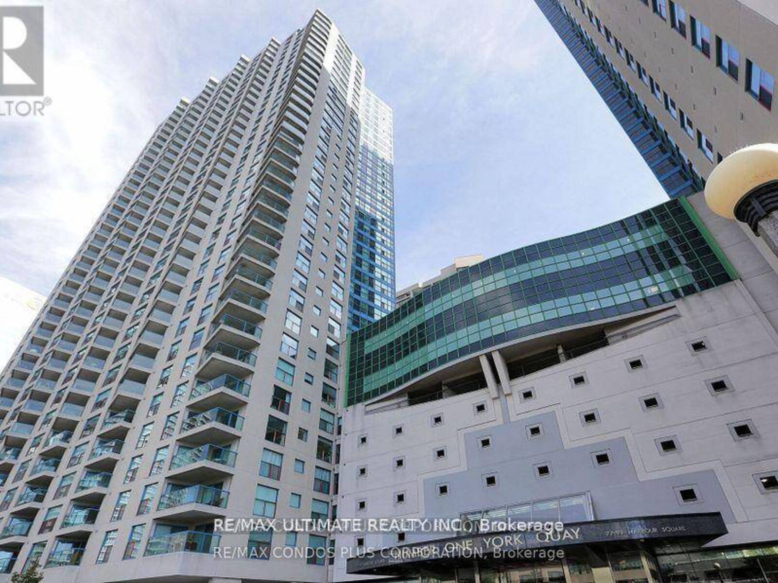 601 - 77 HARBOUR SQUARE, Toronto, Ontario M5J 2S2