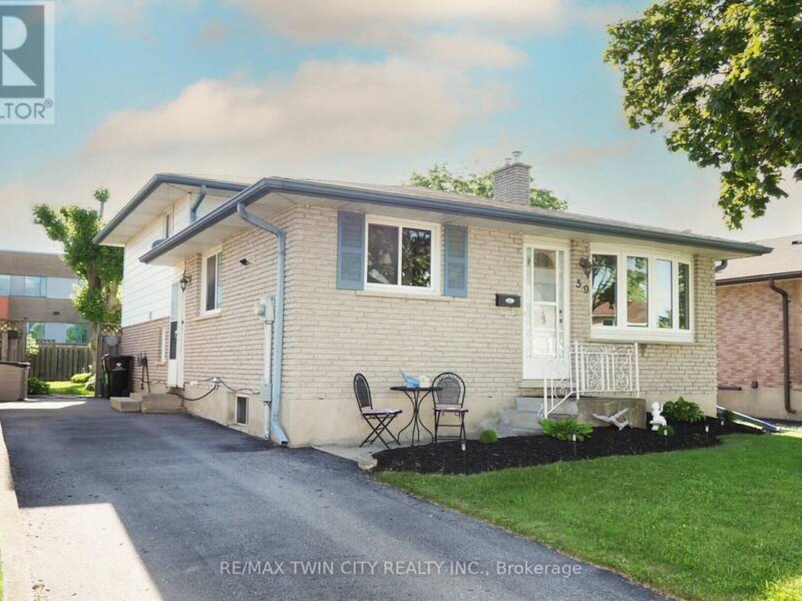 59 BAKERSFIELD DRIVE, Cambridge, Ontario N1R 6X8