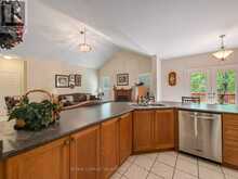 85 FERNCROFT DRIVE | Georgina Ontario | Slide Image Sixteen