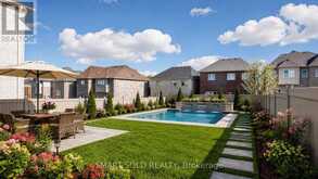 8 SLATER COURT | East Gwillimbury Ontario | Slide Image Two