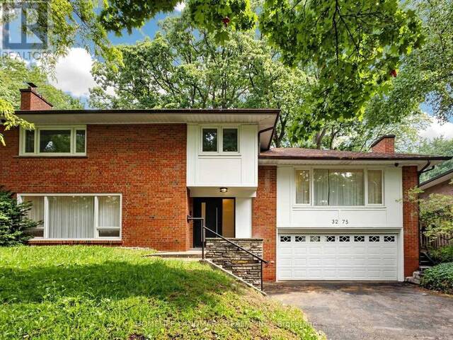 3275 CREDIT HEIGHTS DRIVE Mississauga Ontario, L5C 2L8 - 4 Bedrooms Home For Sale