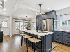 50 DENISON AVENUE Toronto Ontario, M5T 2M8