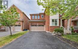 241 JARRETT CROSS | Milton Ontario | Slide Image Two