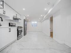 176 CHERRYWOOD DRIVE Newmarket Ontario, L3Y 2X8