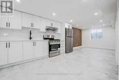 176 CHERRYWOOD DRIVE | Newmarket Ontario | Slide Image Three