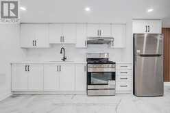 176 CHERRYWOOD DRIVE | Newmarket Ontario | Slide Image Four