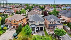 15 ARROWOOD CRESCENT | Vaughan Ontario | Slide Image Three