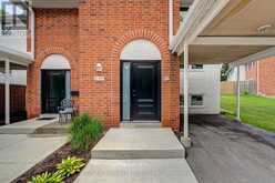 4 - 417 KEATS WAY | Waterloo Ontario | Slide Image Four