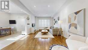 13 WOODWAY LANE | Markham Ontario | Slide Image Twelve