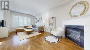 13 WOODWAY LANE | Markham Ontario | Slide Image Thirteen