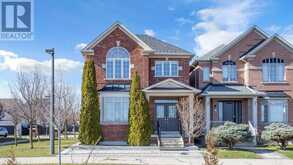 13 WOODWAY LANE | Markham Ontario | Slide Image Four