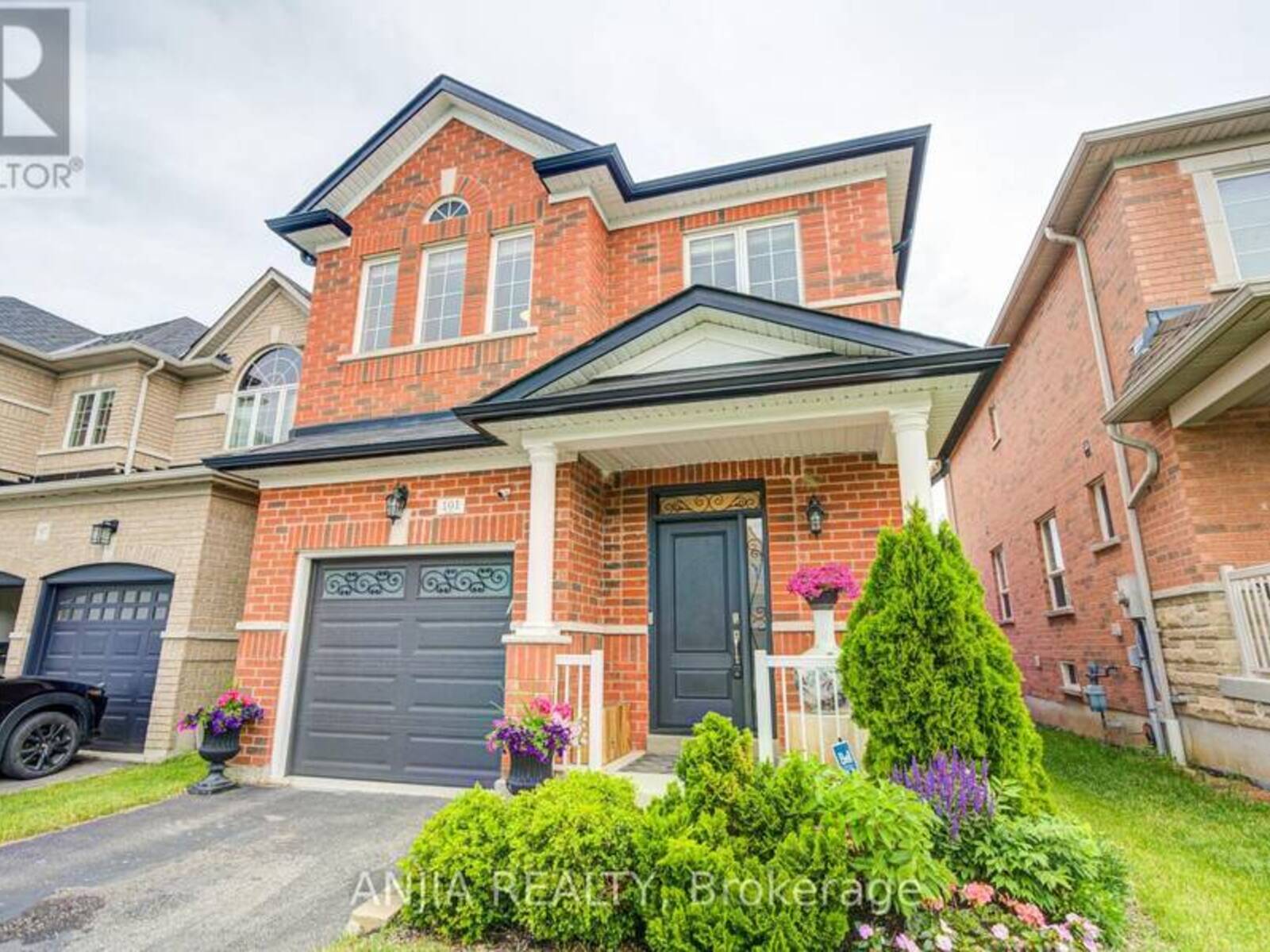 101 GAR LEHMAN AVENUE, Whitchurch-Stouffville, Ontario L4A 0W9