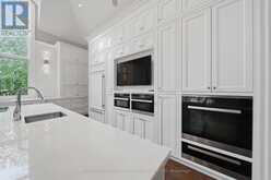 45 ADENA MEADOWS WAY | Aurora Ontario | Slide Image Eleven