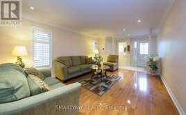 42 PEACHWOOD CRESCENT | Hamilton Ontario | Slide Image Ten