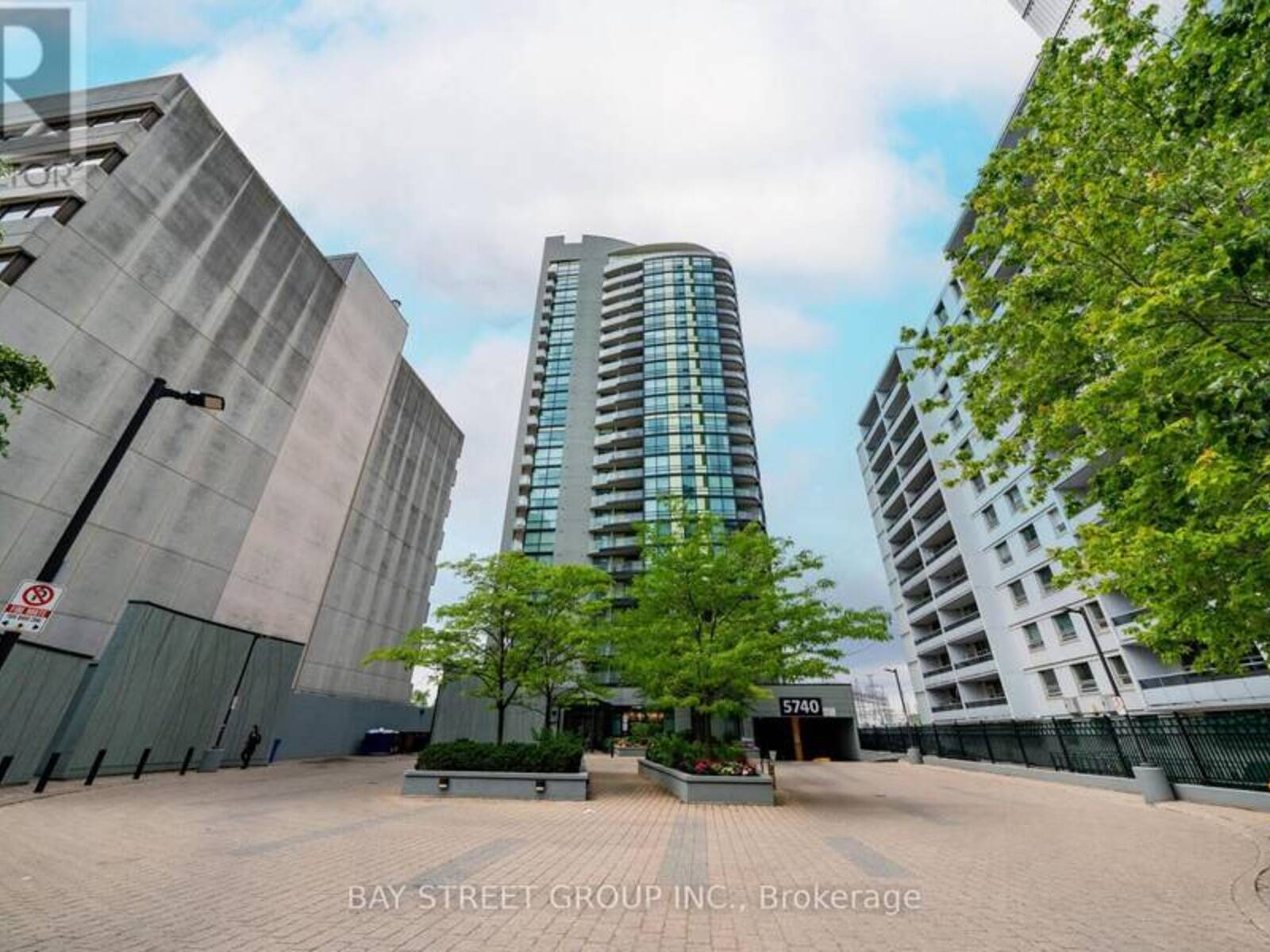 2009 - 5740 YONGE STREET, Toronto, Ontario M2M 3T3