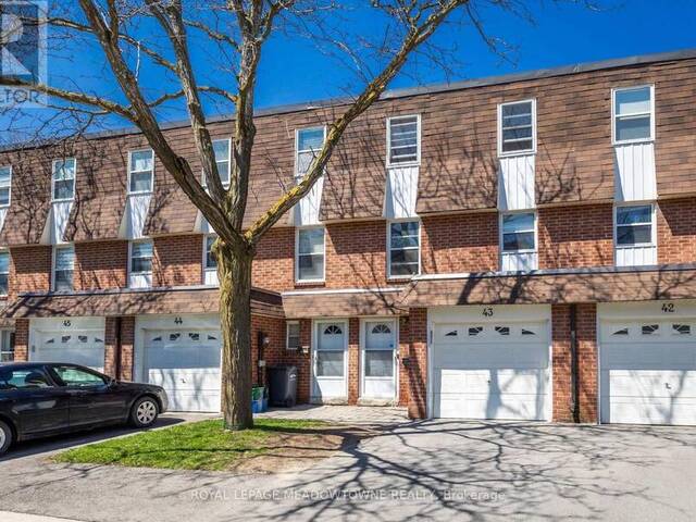 43 - 235 BRONTE STREET Milton Ontario, L9T 3V8 - 3 Bedrooms Condo For Sale
