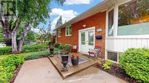 79 PAPERBIRCH DRIVE | Toronto Ontario | Slide Image Three