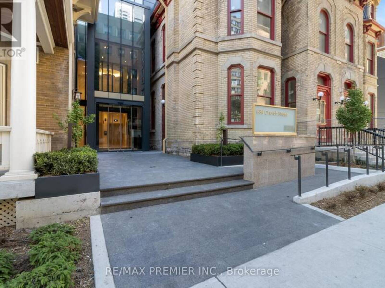 2505 - 634 CHURCH STREET, Toronto, Ontario M4Y 0G9