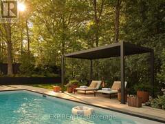 105 PARK CRESCENT Richmond Hill Ontario, L4E 3J5