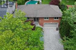 85 PORTICO DRIVE | Toronto Ontario | Slide Image Three