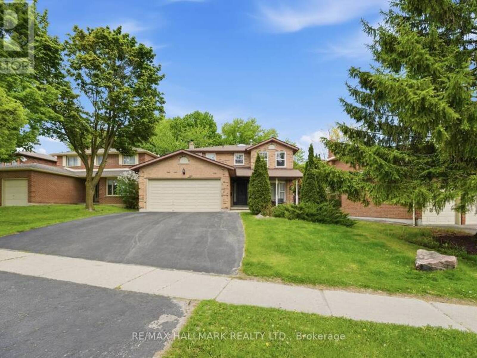 99 CARLSON DRIVE, Newmarket, Ontario L3Y 3G9
