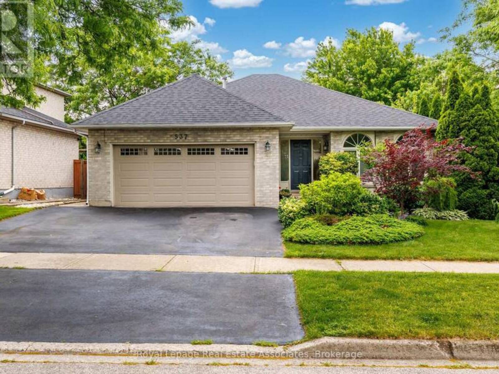 537 MATHEWMAN CRESCENT, Burlington, Ontario L7L 5S6