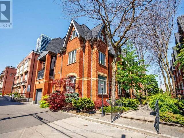 12 OLD PRIMROSE LANE Toronto Ontario, M5A 4T1 - 4 Bedrooms Home For Sale