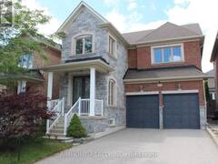 223 EMMA BROADBENT COURT Newmarket Ontario, L3X 3K8