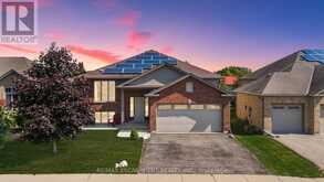 92 WHITE WATER DRIVE | Port Dover Ontario | Slide Image One