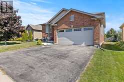 92 WHITE WATER DRIVE | Port Dover Ontario | Slide Image Three