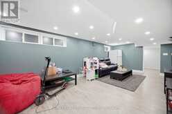 709 QUEENSWAY W | Mississauga Ontario | Slide Image Nineteen